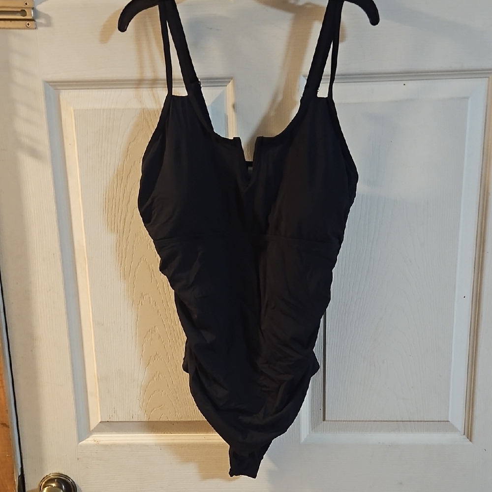 YONIQUE BLACK ONE PIECE SWIMSUIT: NEW WITH TAGS: SIZE L